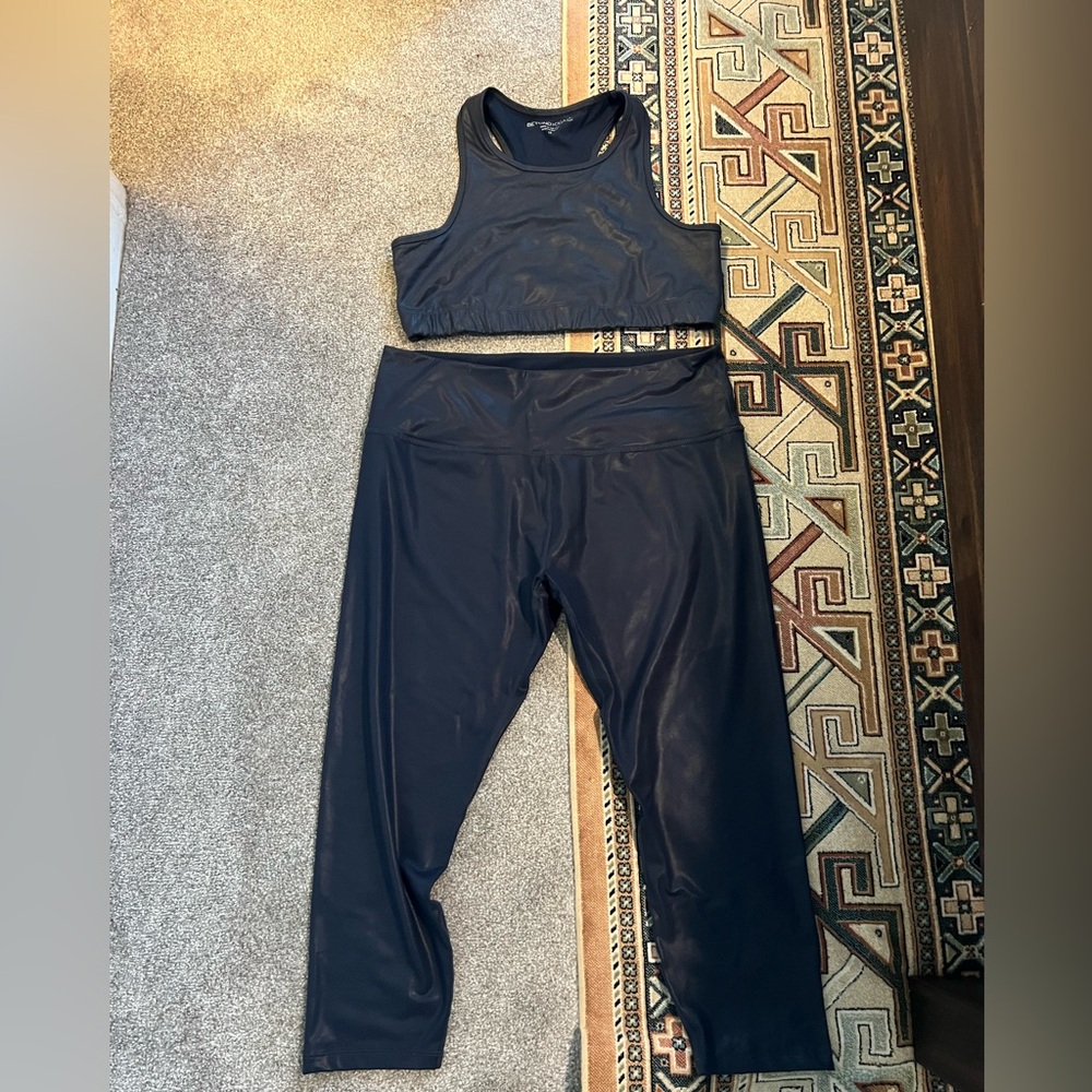 Beyond Yoga Navy High Waisted Leatherette Midi Legging Size 2X